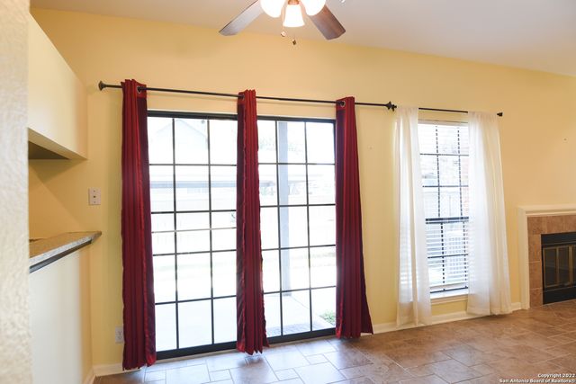 9 Chapel Hill Circle, San Antonio, TX 78240