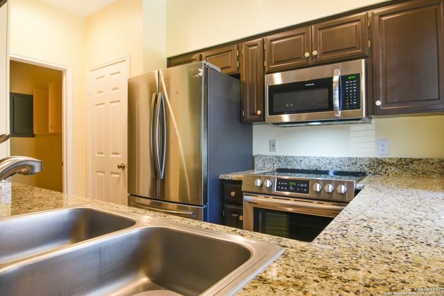 9 Chapel Hill Circle, San Antonio, TX 78240