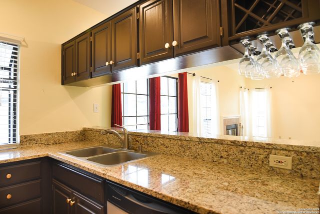 9 Chapel Hill Circle, San Antonio, TX 78240