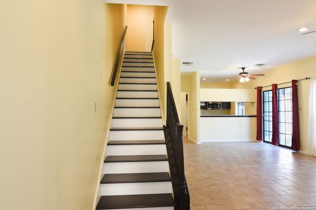 9 Chapel Hill Circle, San Antonio, TX 78240