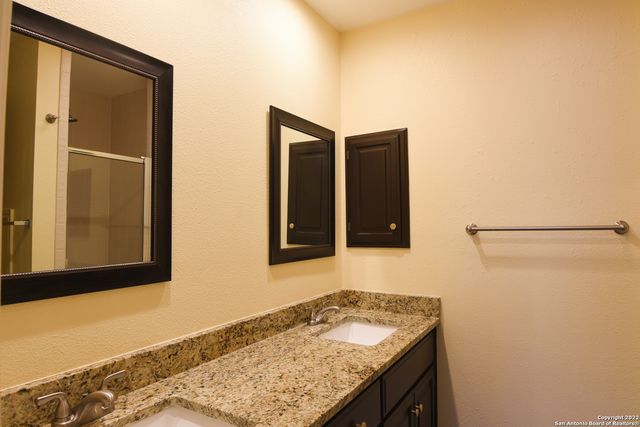 9 Chapel Hill Circle, San Antonio, TX 78240