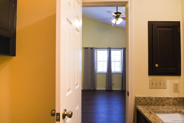9 Chapel Hill Circle, San Antonio, TX 78240