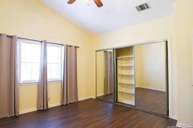 9 Chapel Hill Circle, San Antonio, TX 78240