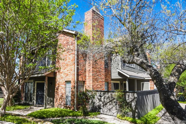9 Chapel Hill Circle, San Antonio, TX 78240