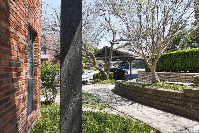 9 Chapel Hill Circle, San Antonio, TX 78240