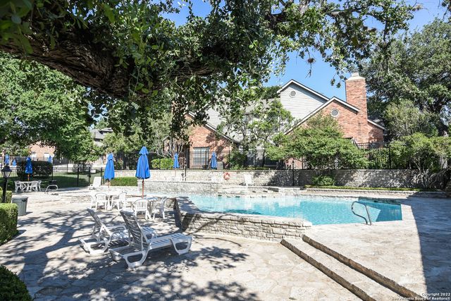 9 Chapel Hill Circle, San Antonio, TX 78240