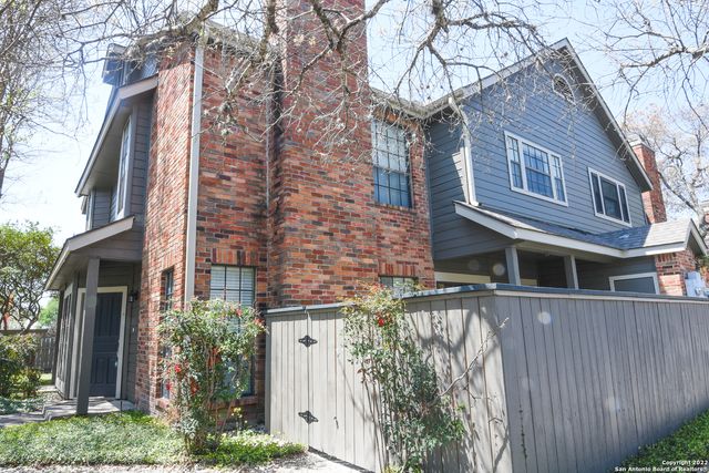 9 Chapel Hill Circle, San Antonio, TX 78240