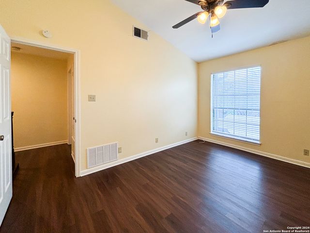 9 Chapel Hill Circle, San Antonio, TX 78240