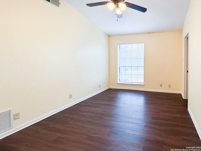 9 Chapel Hill Circle, San Antonio, TX 78240