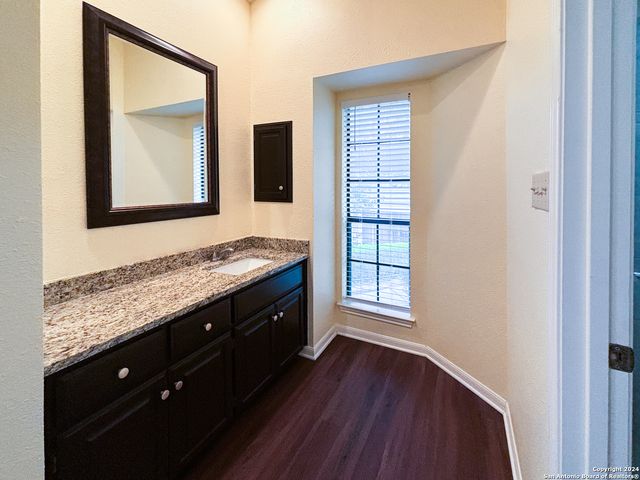 9 Chapel Hill Circle, San Antonio, TX 78240