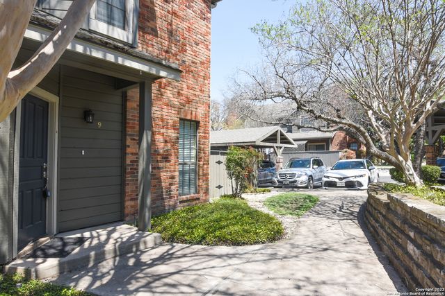 9 Chapel Hill Circle, San Antonio, TX 78240