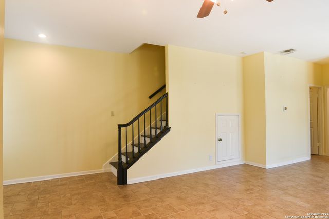 9 Chapel Hill Circle, San Antonio, TX 78240