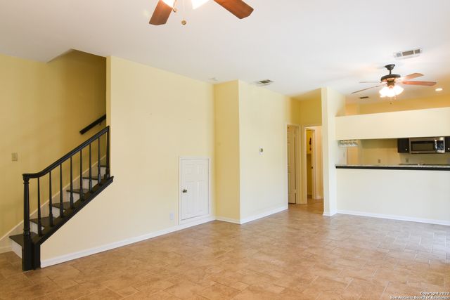 9 Chapel Hill Circle, San Antonio, TX 78240