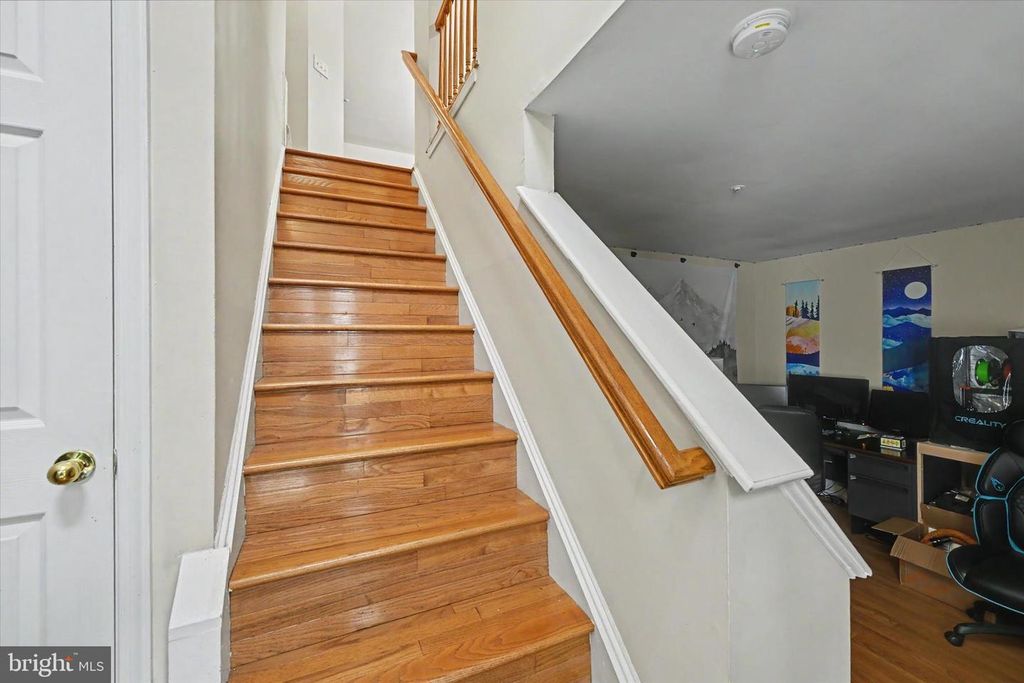 Image 3 of property listing at 3507 IVY BANK PL, Laurel, MD 20724