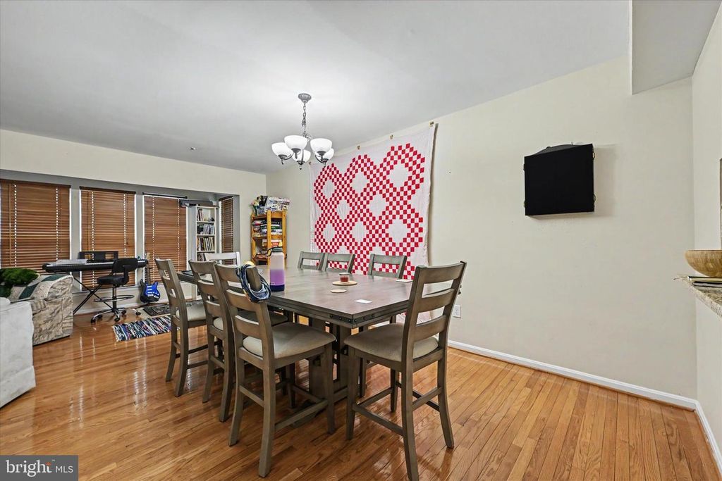 Image 9 of property listing at 3507 IVY BANK PL, Laurel, MD 20724