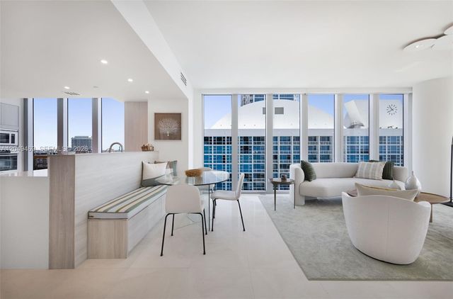 6799 Collins Ave 1402, Miami Beach, FL 33141