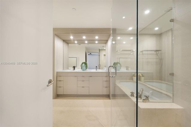 6799 Collins Ave 1402, Miami Beach, FL 33141