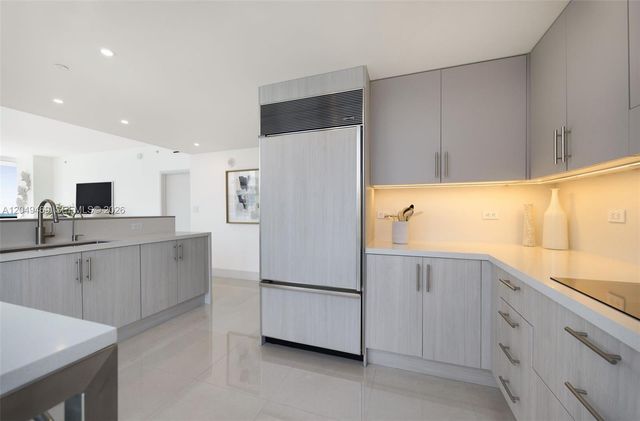 6799 Collins Ave 1402, Miami Beach, FL 33141