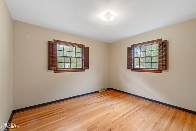 28444 Kirkside Lane, Farmington Hills, MI 48334