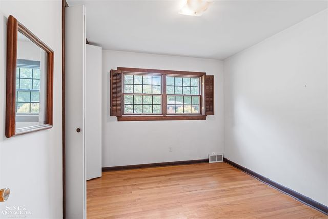 28444 Kirkside Lane, Farmington Hills, MI 48334