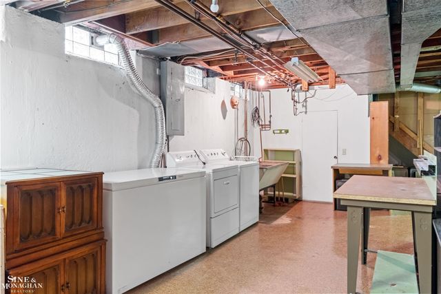 28444 Kirkside Lane, Farmington Hills, MI 48334
