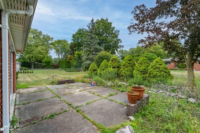 28444 Kirkside Lane, Farmington Hills, MI 48334