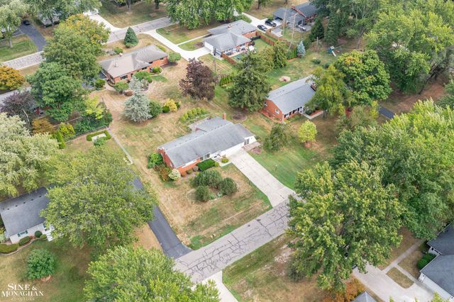 28444 Kirkside Lane, Farmington Hills, MI 48334