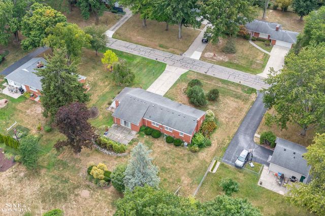 28444 Kirkside Lane, Farmington Hills, MI 48334