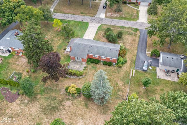28444 Kirkside Lane, Farmington Hills, MI 48334