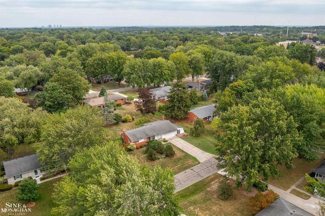 28444 Kirkside Lane, Farmington Hills, MI 48334