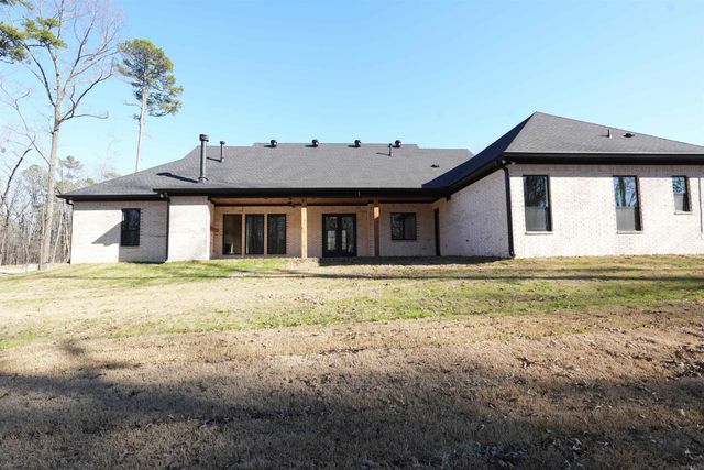 3084 Avilla Manor, Alexander, AR 72002