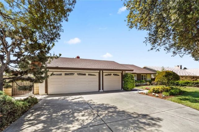 252 E Radcliffe Drive, Claremont, CA 91711