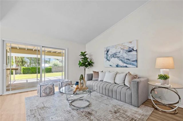 252 E Radcliffe Drive, Claremont, CA 91711