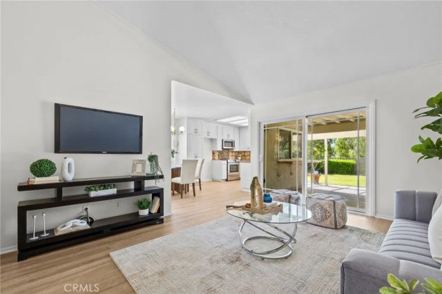 252 E Radcliffe Drive, Claremont, CA 91711