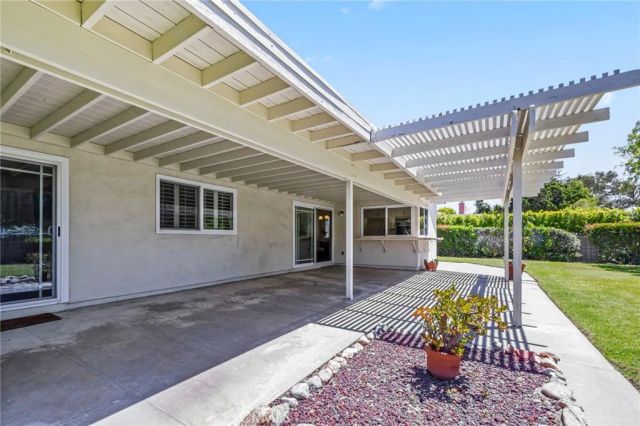 252 E Radcliffe Drive, Claremont, CA 91711