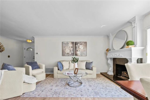252 E Radcliffe Drive, Claremont, CA 91711
