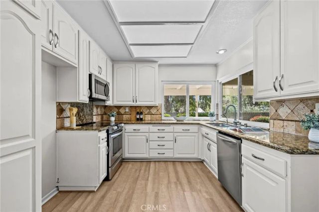252 E Radcliffe Drive, Claremont, CA 91711