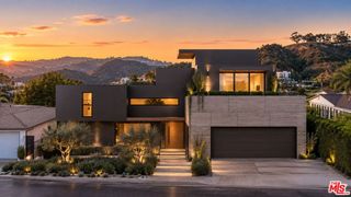 2453 Creston Way, Los Angeles, CA 90068