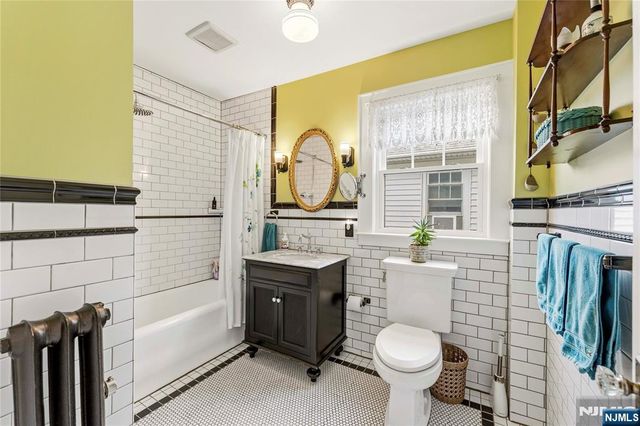 16 Coolidge Avenue, Bloomfield, NJ 07003