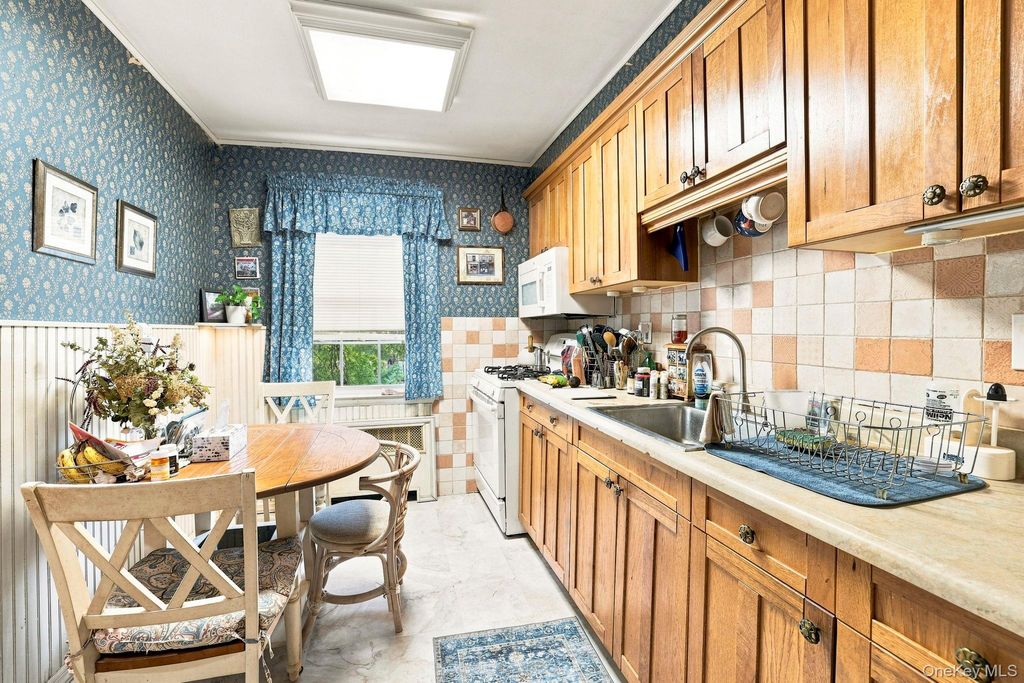 27 Fieldstone Drive 178, Hartsdale, NY 10530 — photo 3