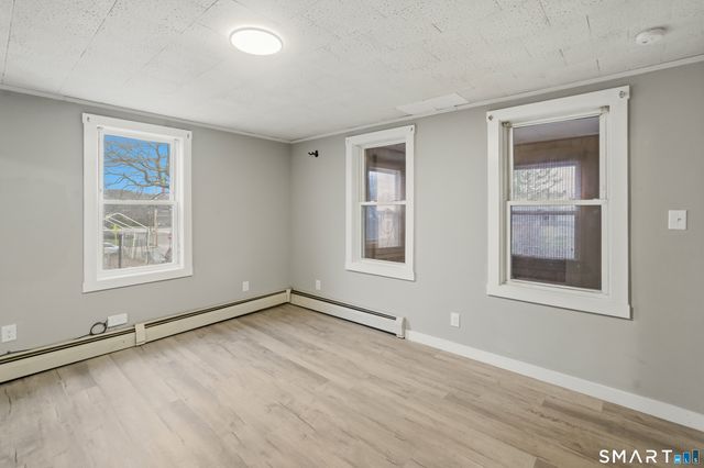 9-11 Battey Street, Putnam, CT 06260