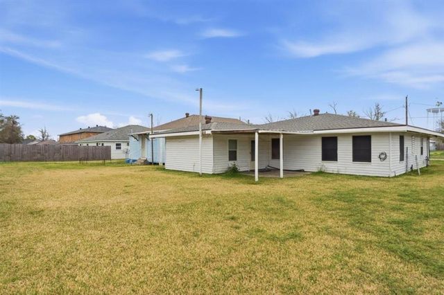 3206 Hodges Street, Lake Charles, LA 70601