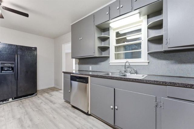 3206 Hodges Street, Lake Charles, LA 70601