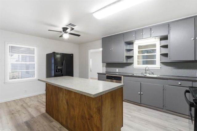 3206 Hodges Street, Lake Charles, LA 70601