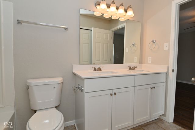 6768 W Philadelphia Drive, Mccordsville, IN 46055