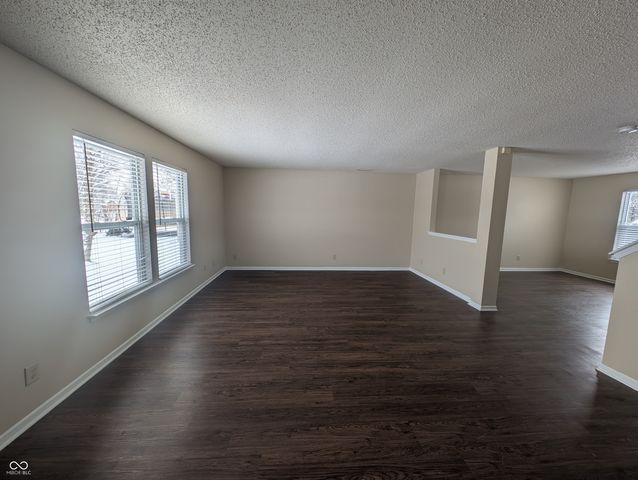 6768 W Philadelphia Drive, Mccordsville, IN 46055