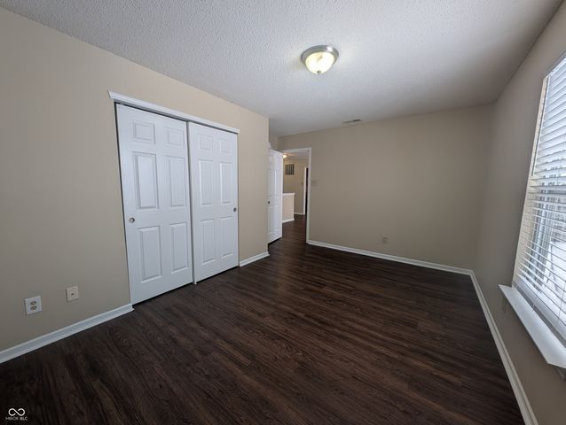 6768 W Philadelphia Drive, Mccordsville, IN 46055