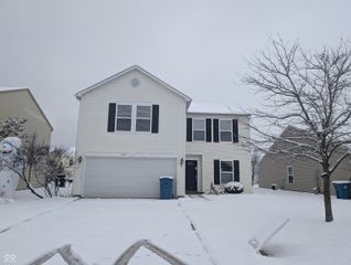 6768 W Philadelphia Drive, Mccordsville, IN 46055