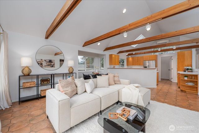 17844 10th Avenue NW, Shoreline, WA 98177