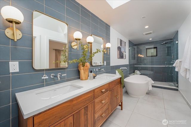 17844 10th Avenue NW, Shoreline, WA 98177